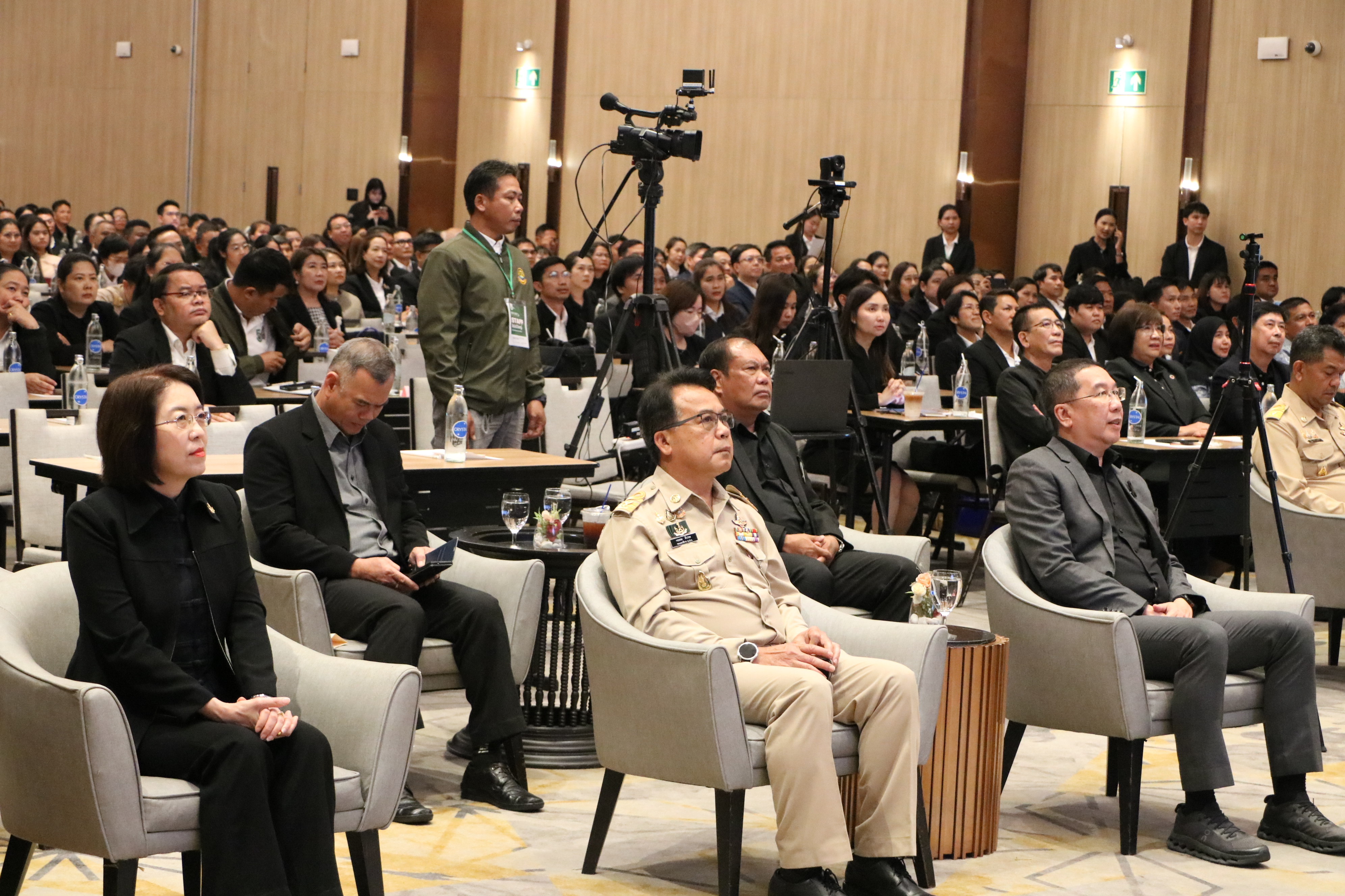 title - ส.ป.ก.ร่วมเป็นเกียรติในพิธีเปิดวันแถลงผลงานกรมวิชาการเกษตร ประจำปีงบประมาณ 2569  DOA NEXT : ตลาดนำการวิจัย สินค้าเกษตรปลอดภัยมูลค่าสูง